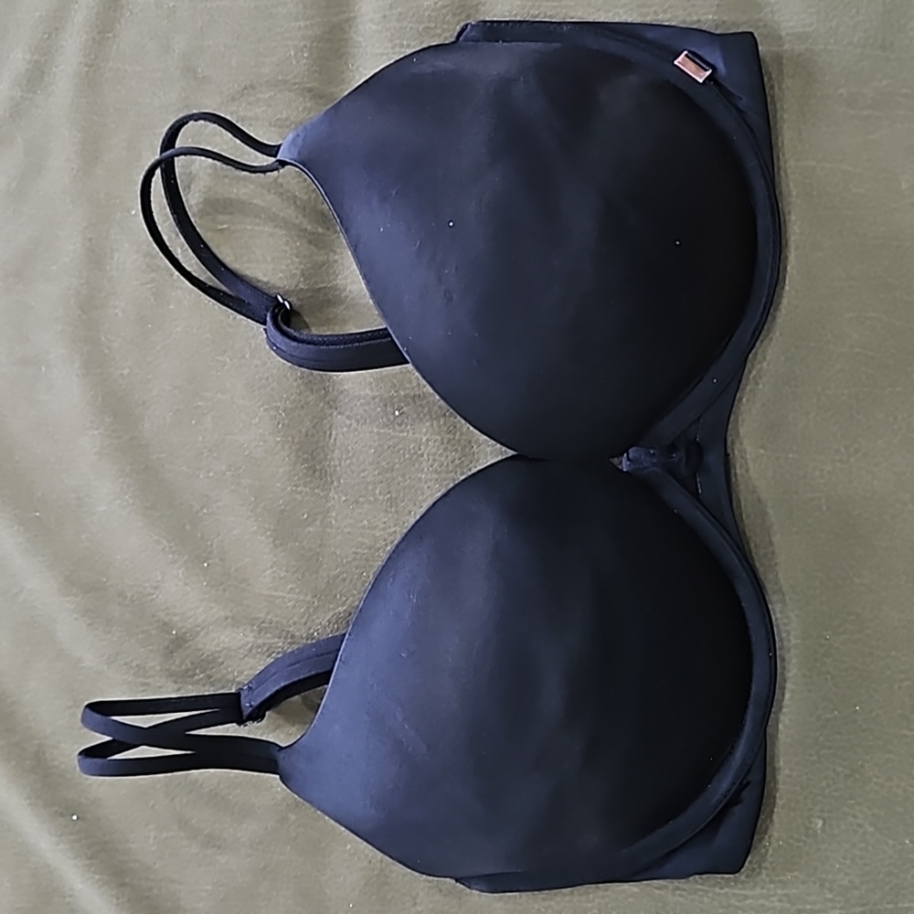 Victoria's Secret Very Sexy Push-up  Bra 32DD